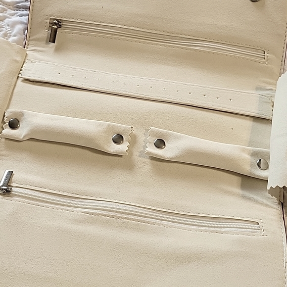 New! Jewelry travel case, red color NWOT - Picture 6 of 6